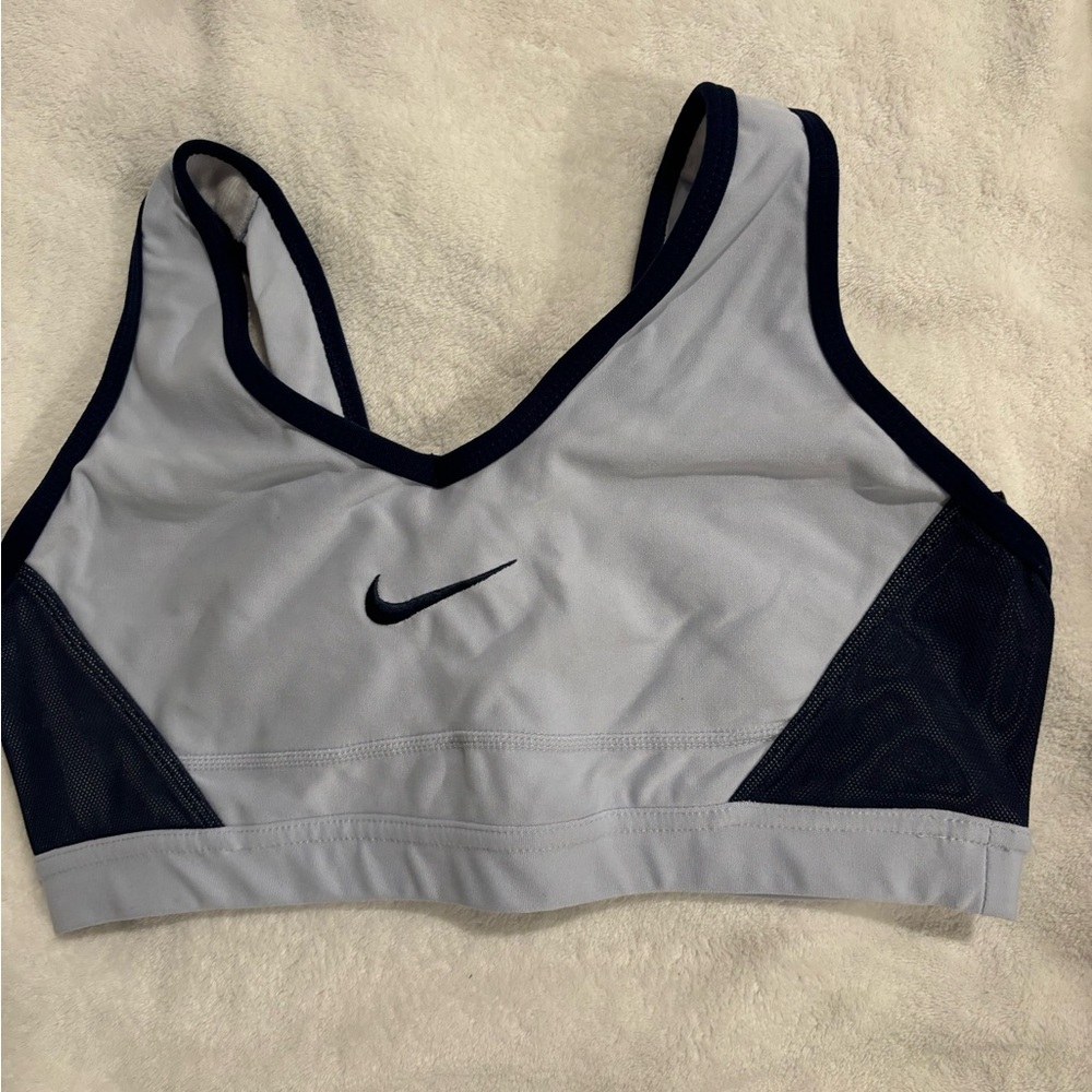 Nike sport bra size M
